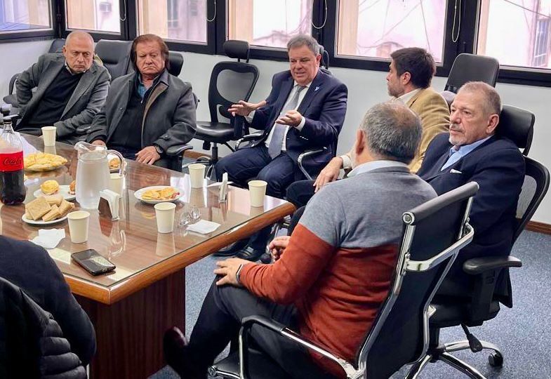 Encuentro con autoridades de la CNRT y cámaras de revisión técnica para analizar la actualidad del transporte